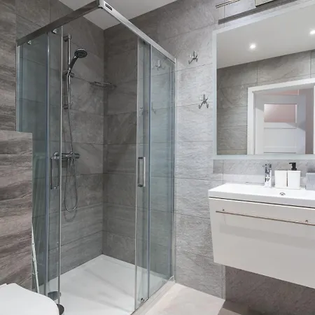 Kwatera prywatna Direct - Charming Place, 5 Minutes To Old Town *